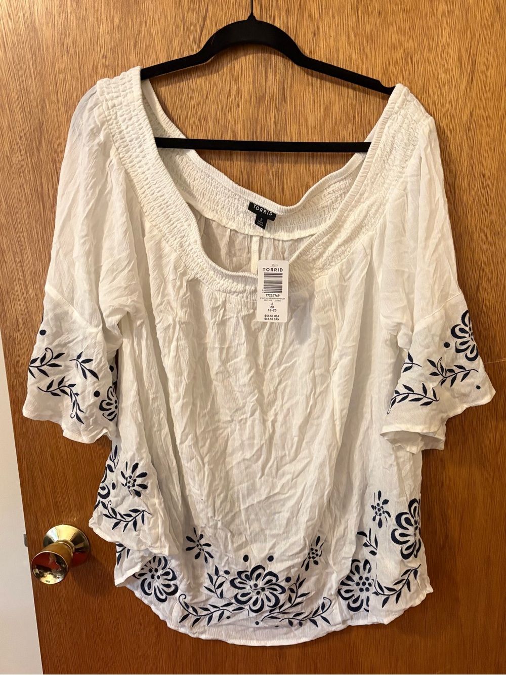 torrid White Off-Shoulder Top with Navy Floral Embroidery NWT - Picture 5 of 8